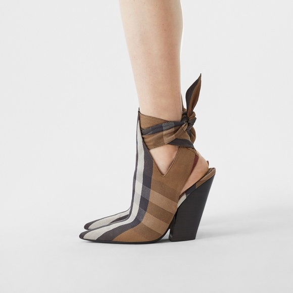 Burberry Women’s  Heeled Boots Amy Vintage Check Slingback Pumps Size 40.5 $960 - Picture 1 of 16
